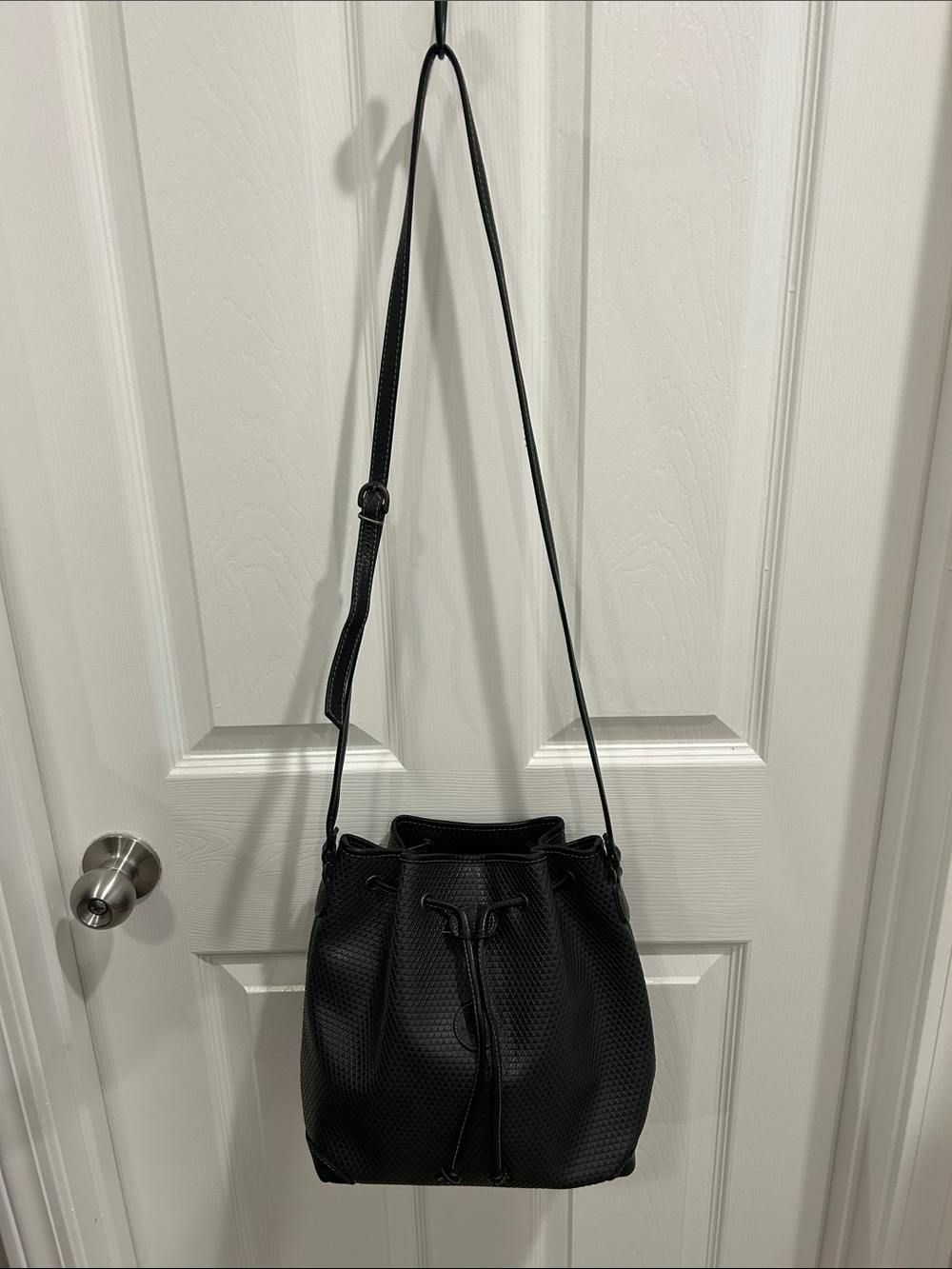 Vintage Liz Claiborne Black Drawstring Bucket Bag